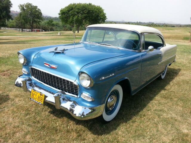 1955 Glacier blue / Shoreline beige Chevrolet Bel Air/150/210 Coupe