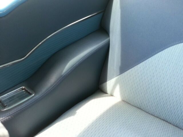 1955 Glacier blue / Shoreline beige Chevrolet Bel Air/150/210 Coupe