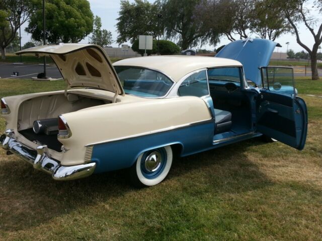1955 Glacier blue / Shoreline beige Chevrolet Bel Air/150/210 Coupe