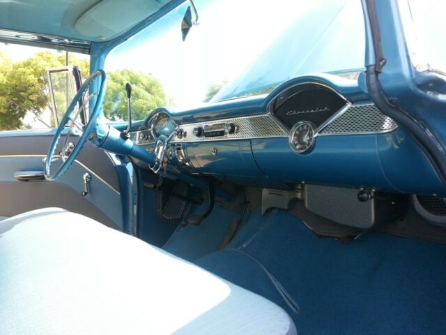 1955 Glacier blue / Shoreline beige Chevrolet Bel Air/150/210 Coupe