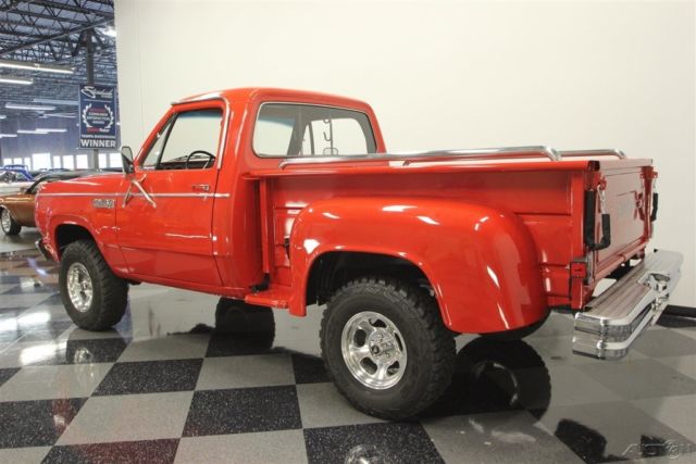 1979 Red Dodge Power Wagon