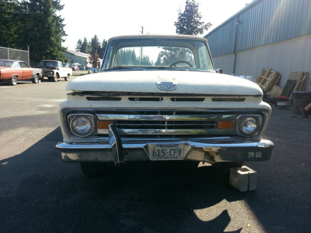 1962 White Ford F-100
