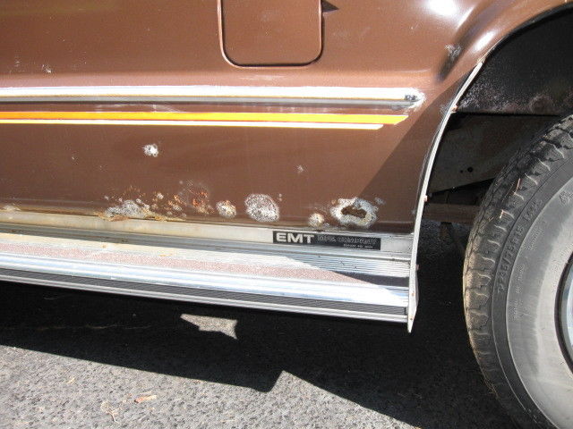 1984 Brown Ford E-Series Van Window Van