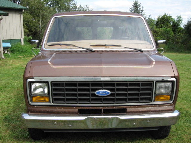 1984 Brown Ford E-Series Van Window Van