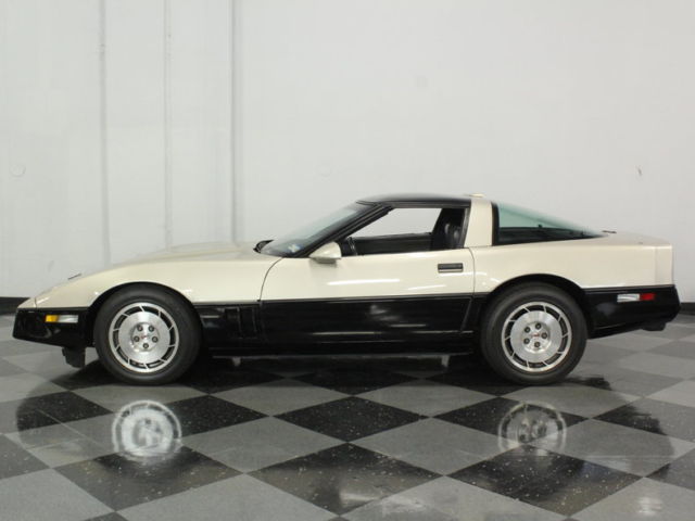 1986 Silver Chevrolet Corvette Coupe