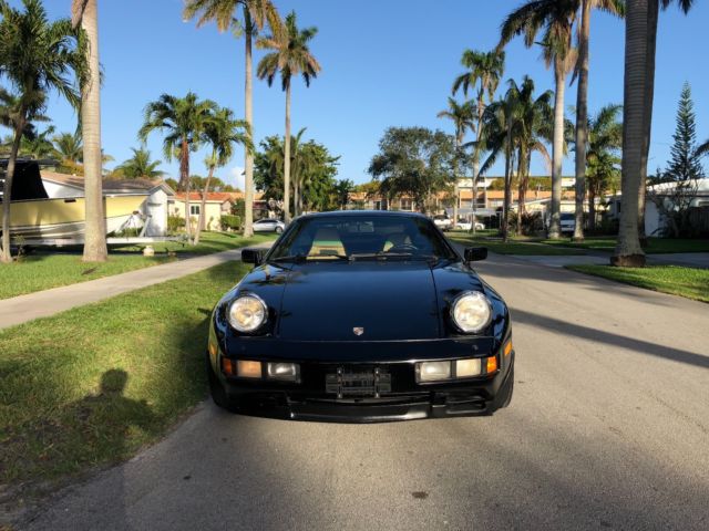 1984 Black Porsche 928 Coupe