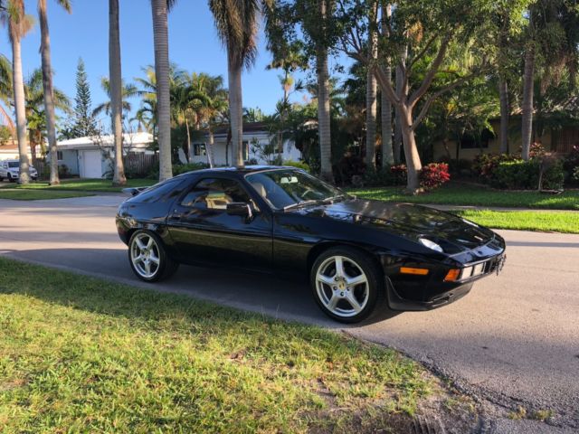 1984 Black Porsche 928 Coupe