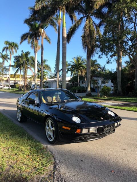 1984 Black Porsche 928 Coupe