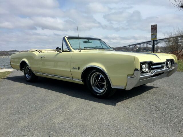 1967 Saffron Yellow Oldsmobile 442 Convertible