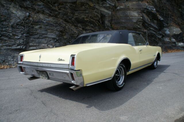 1967 Saffron Yellow Oldsmobile 442 Convertible