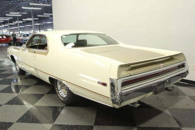 1970 Gold Chrysler 300-H Coupe