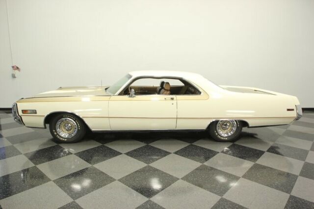 1970 Gold Chrysler 300-H Coupe