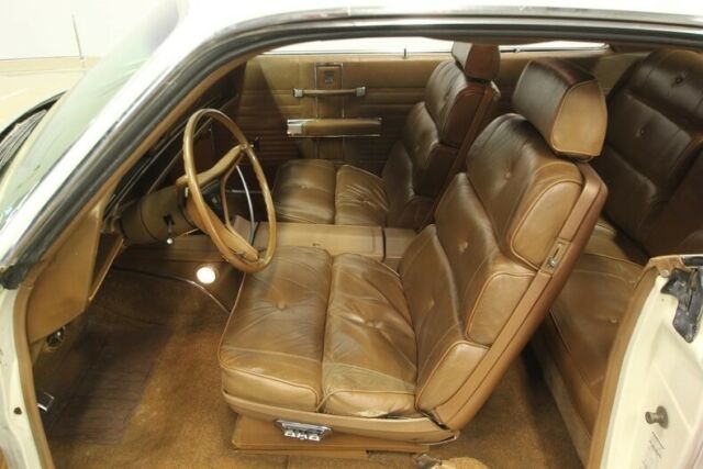 1970 Gold Chrysler 300-H Coupe