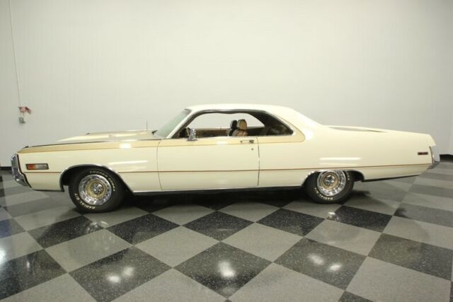 1970 Gold Chrysler 300-H Coupe