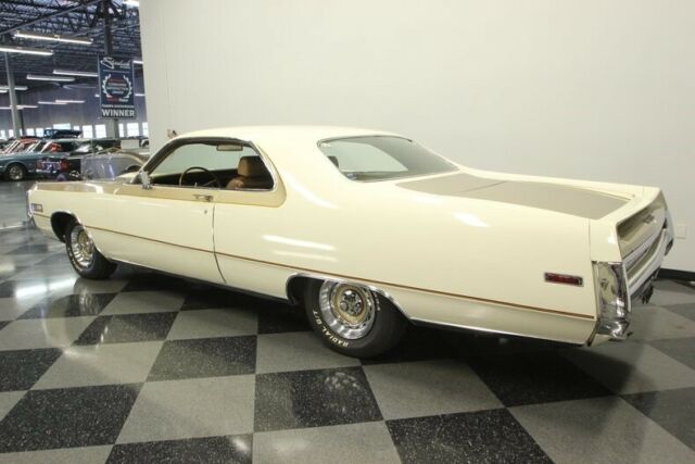 1970 Gold Chrysler 300-H Coupe