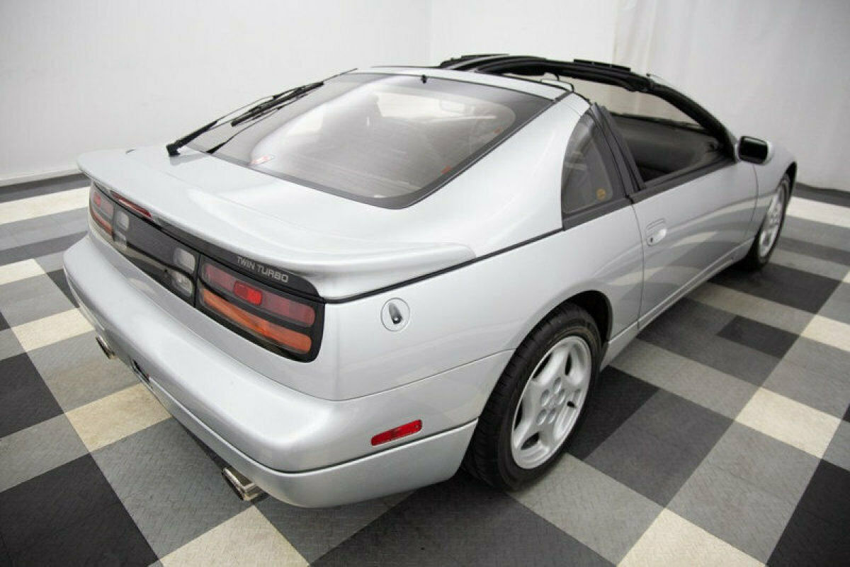 1990 Silver Nissan 300ZX Coupe