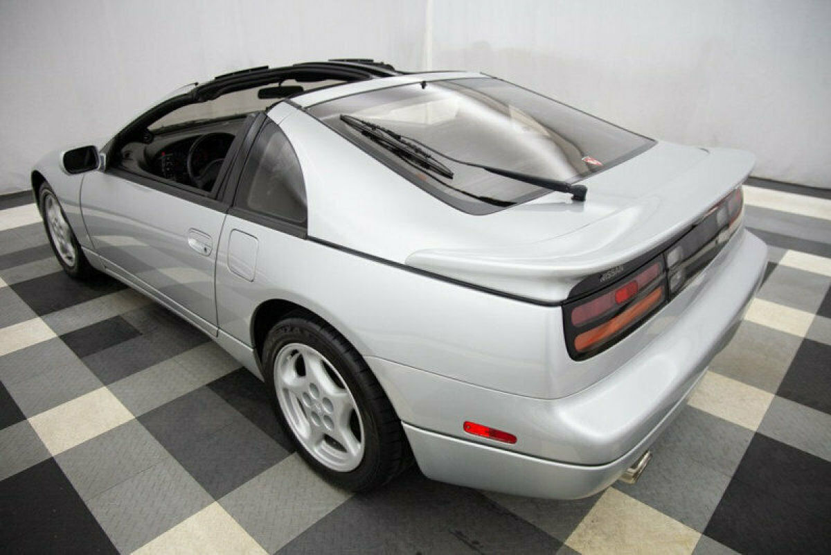 1990 Silver Nissan 300ZX Coupe