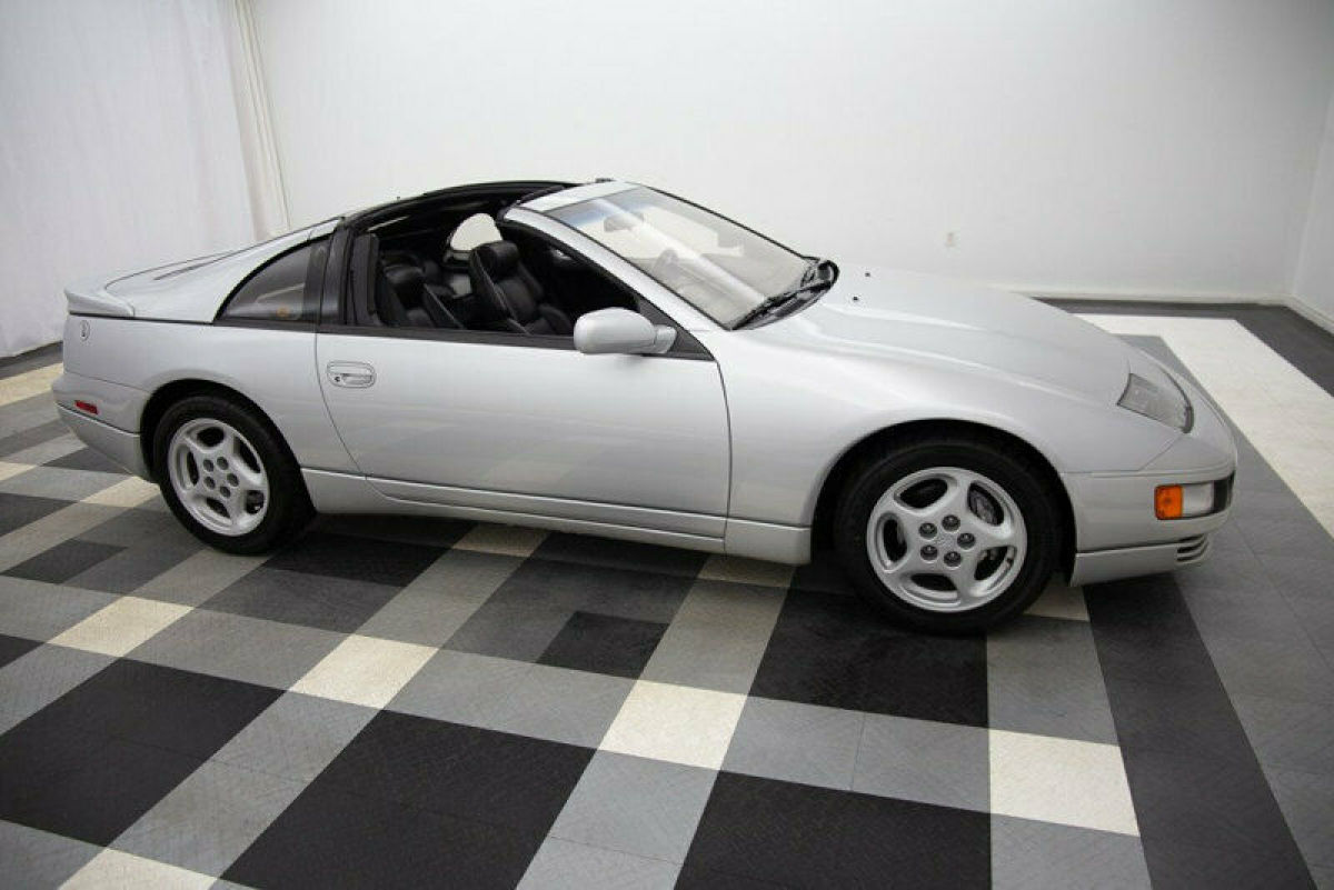1990 Silver Nissan 300ZX Coupe