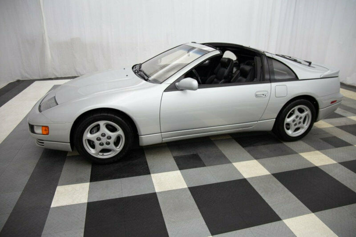 1990 Silver Nissan 300ZX Coupe