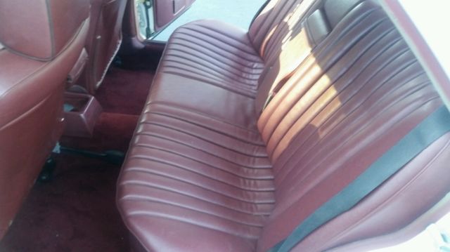 1989 White Mercedes-Benz E-Class