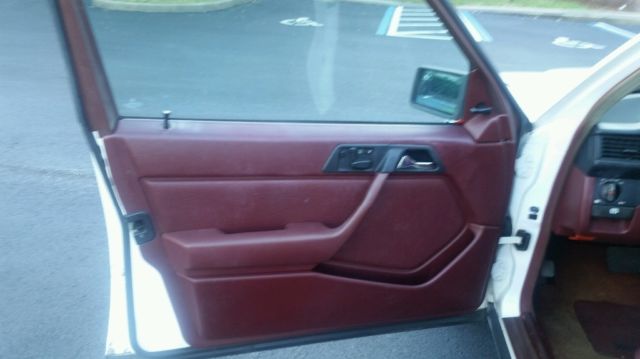 1989 White Mercedes-Benz E-Class