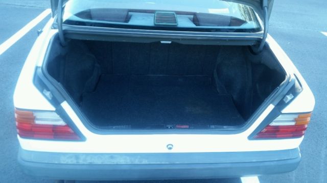 1989 White Mercedes-Benz E-Class