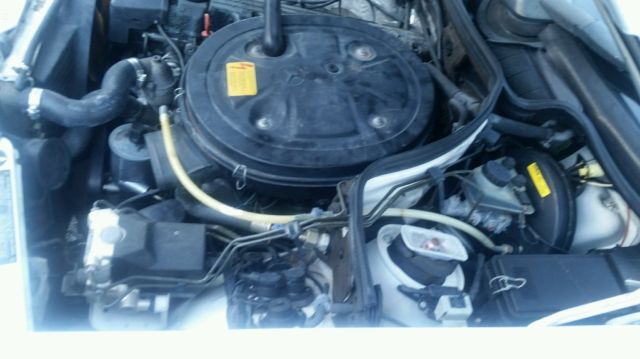 1989 White Mercedes-Benz E-Class