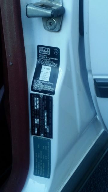 1989 White Mercedes-Benz E-Class