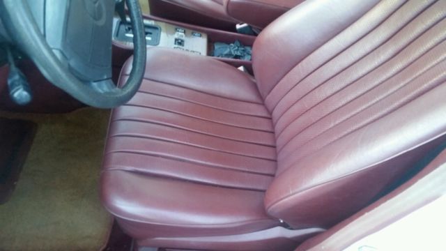 1989 White Mercedes-Benz E-Class