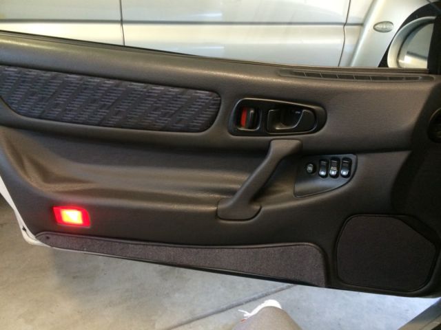 1994 White Mitsubishi 3000GT Coupe