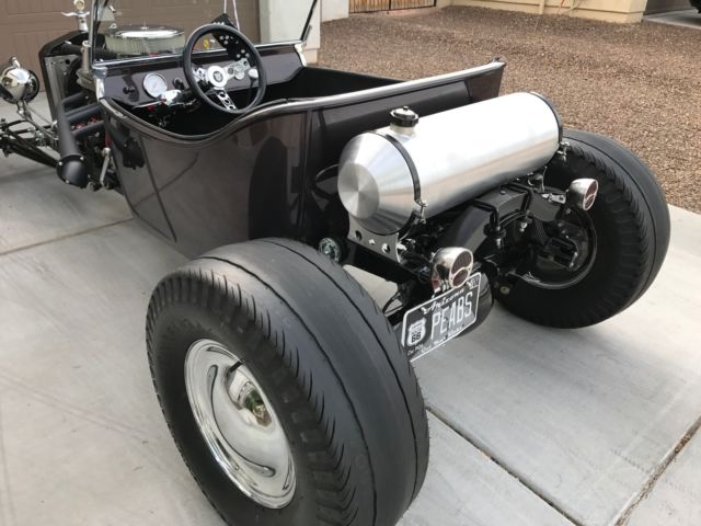 1923 Brown Ford Model T Coupe