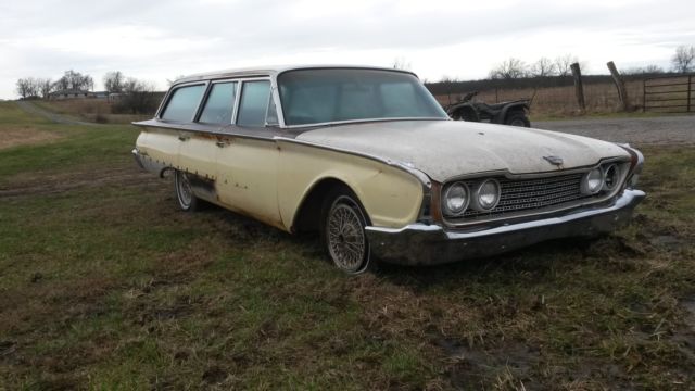 1960 Ford Galaxie station wagon