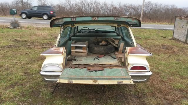 1960 Ford Galaxie station wagon
