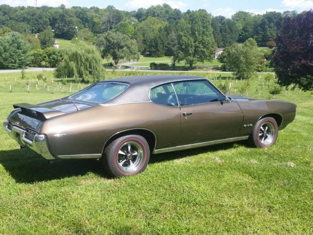 1969 Expresso Brown Pontiac GTO Hardtop
