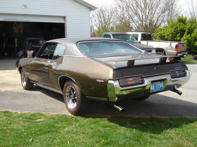 1969 Expresso Brown Pontiac GTO Hardtop