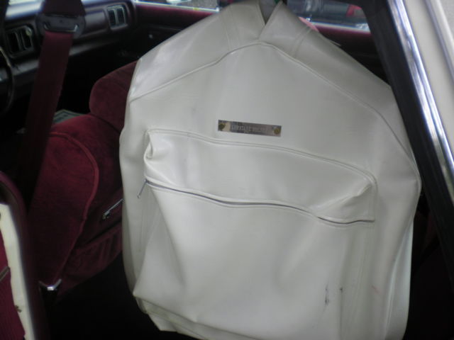 1976 White Chrysler New Yorker 4 DR HDTP