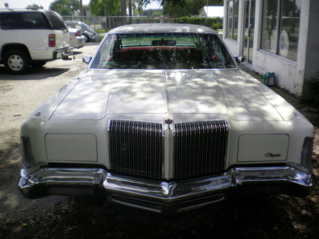 1976 White Chrysler New Yorker 4 DR HDTP