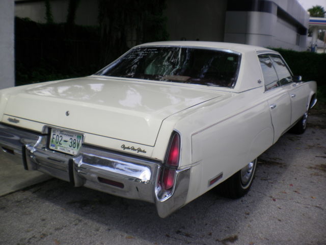 1976 White Chrysler New Yorker 4 DR HDTP