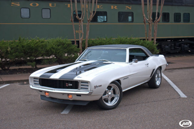 1969 White Chevrolet Camaro Coupe