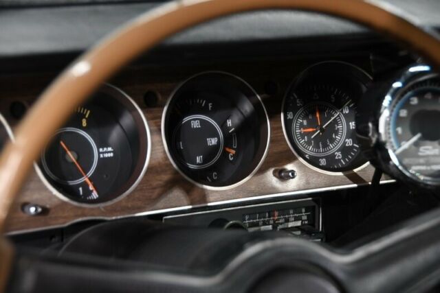 1970 White Dodge Challenger Hardtop