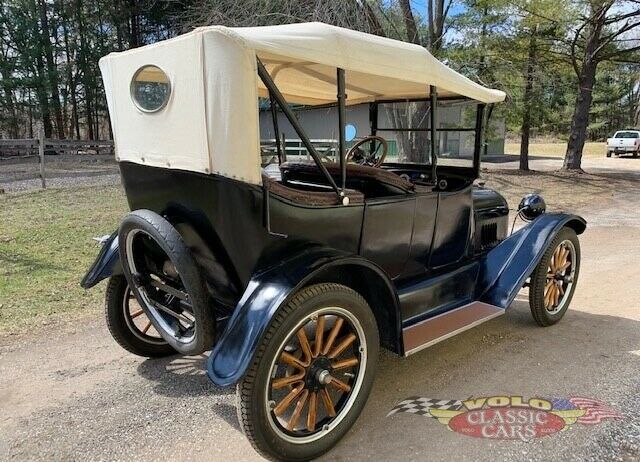 1917 Black Chevrolet Model 490 --