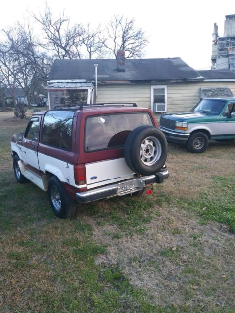1989 Burgundy Ford Bronco II SUV