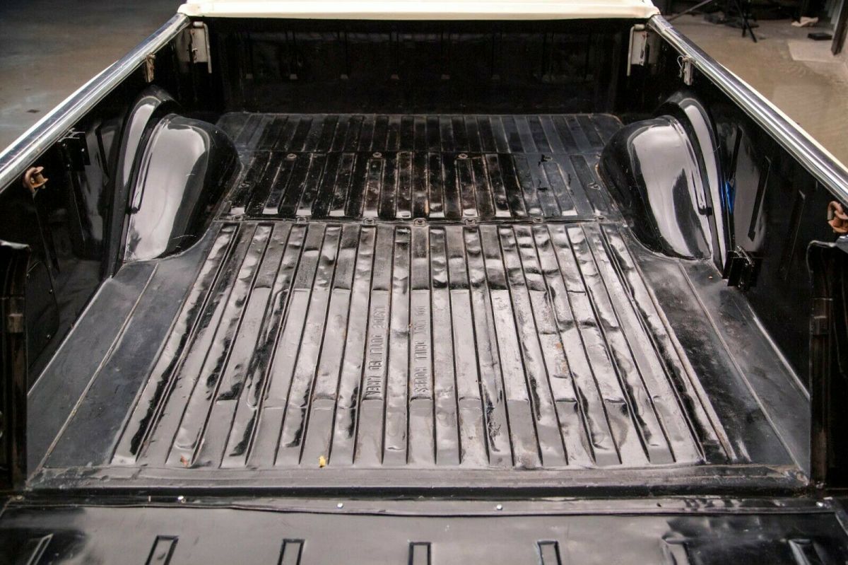 1971 White Ford Ranchero Coupe