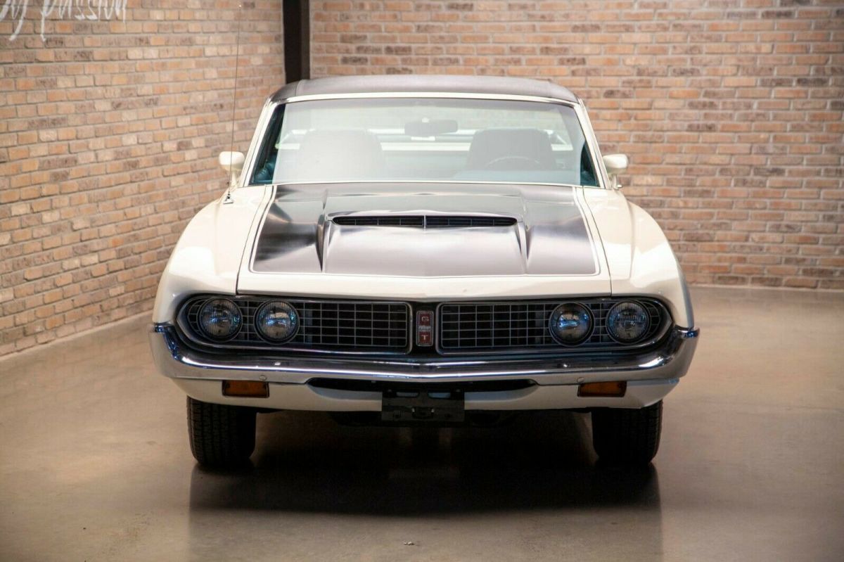 1971 White Ford Ranchero Coupe