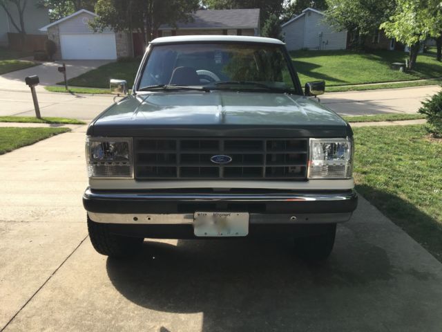 1989 Gray Ford Bronco II SUV