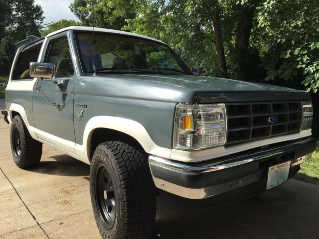 1989 Gray Ford Bronco II SUV