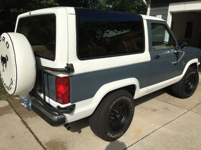 1989 Gray Ford Bronco II SUV