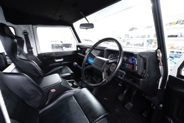 1990 White Land Rover Defender