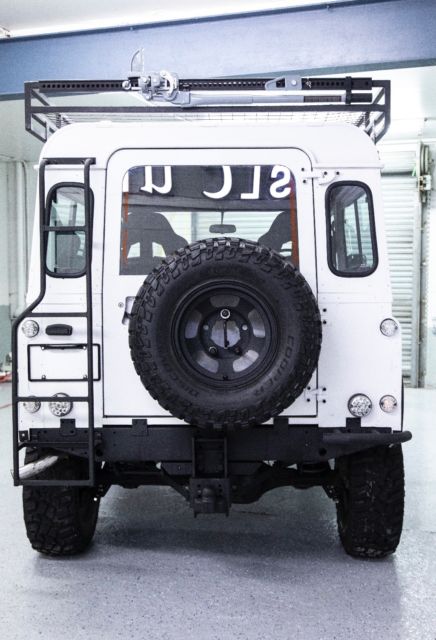 1990 White Land Rover Defender