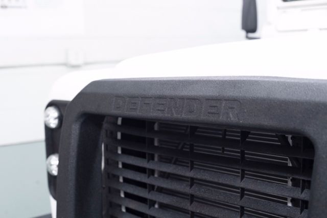 1990 White Land Rover Defender